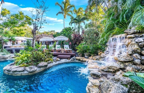 South Middle River House | Tropical Jungle Pool Oasis