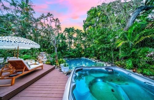 South Middle River House | Tropical Jungle Pool Oasis