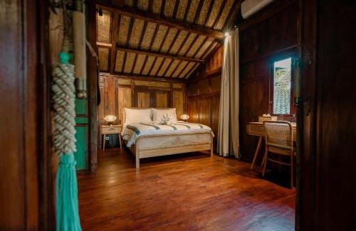 Mas Villa | Tropical Kasbah with Riverside View - Beji Mas, Ubud