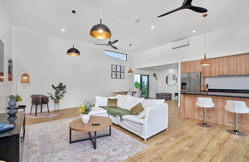 Kuranda House | Tropical Kuranda Modern Retreat