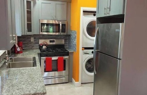 Nassau Cottage | Tropical Leisure 2BR cottage with beach nearby