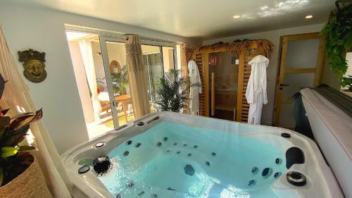Maraussan Villa | Tropical Lodge SPA Narbonne