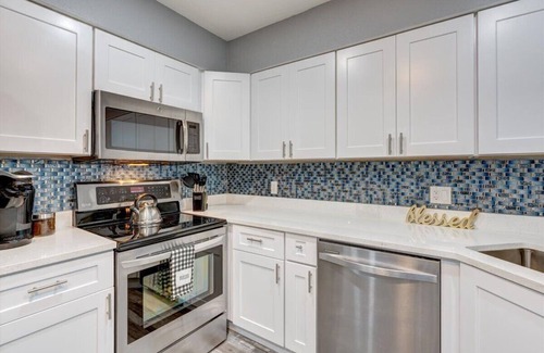 Temple Terrace House | Tropical Luxury Escape with Backyard Oasis & Pool