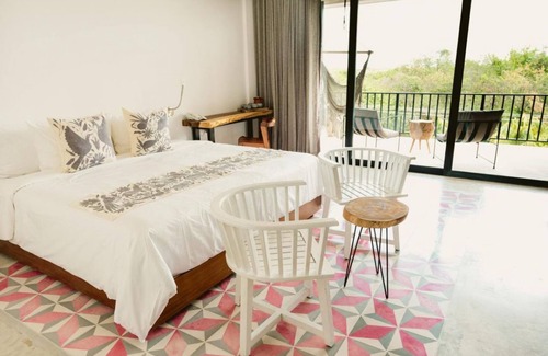 Zona Hotelera Norte House | Tropical Paradise! Outdoor Pool, Free Parking, Near Caletita Beach