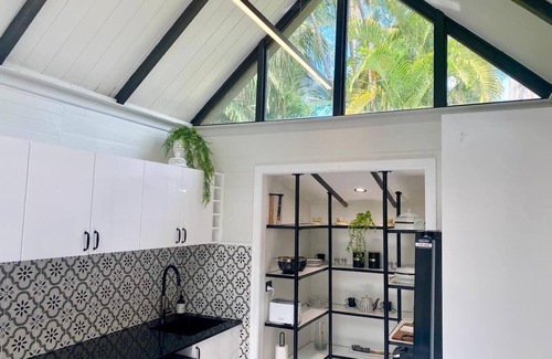 South Townsville House | Tropical Oasis on Perkins Street