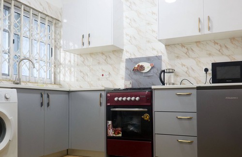 Accra Apartment | Tropical Oasis in Accra - 2 Bedroom Apartment