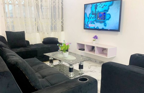 Accra Apartment | Tropical Oasis in Accra - 2 Bedroom Apartment