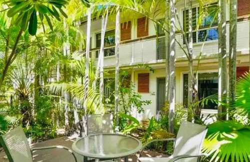 Parap Apartment | Tropical oasis In Parap, saltwater pool, Close to Markets and attractions
