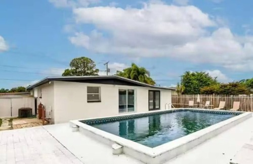 Town N County Park House | Tropical Oasis - Private Pool - Prime Location