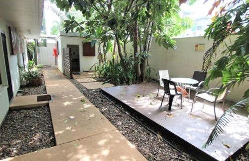 Parap Apartment | Tropical Oasis, saltwater pool In the heart of Parap Orange