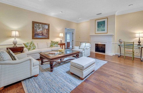 Harbor Beach House | Tropical Oasis | Beach Proximity | Heated Pool | Quiet Neighborhood | Lake Key | H0MES