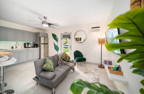 Victoria Park Apartment | Tropical Oasis Newly Renovated Near Las Olas Beach