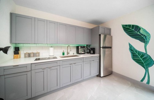 Victoria Park Apartment | Tropical Oasis Newly Renovated Near Las Olas Beach