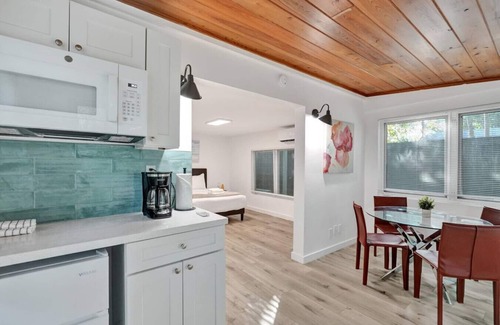 Tarpon River Apartment | Tropical Oasis: Studio w/Pool