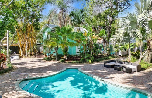 Sailboat Bend House | Tropical Oasis: Studio w/Pool