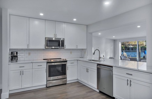Southend House | Tropical OasisnWaterfront House just steps to intracoastal