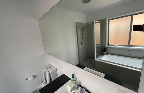 Strathpine House | Tropical Ocean Vibe Fully Aircon House