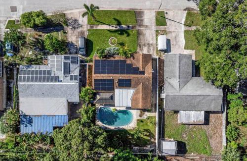 Pinellas Park House | Tropical Palm Haven with Pool and Firepit