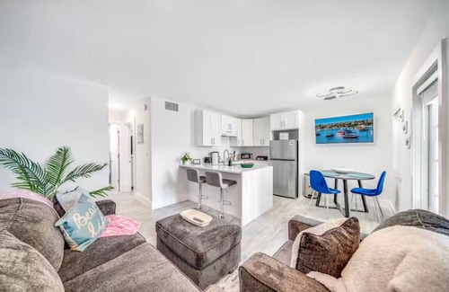 Coral Ridge Apartment | Tropical Paradise + POOL & PATIO