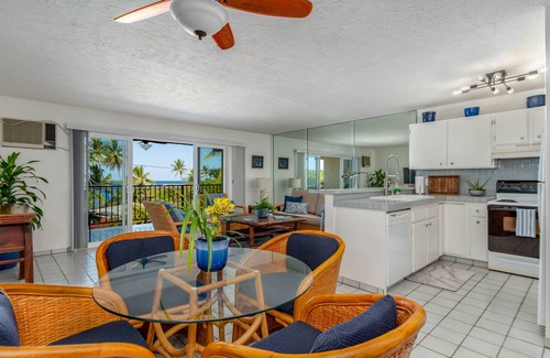Kailua-Kona Condo | Tropical Paradise Awaits: Stunning Hawaii Condo with Ocean Views!n