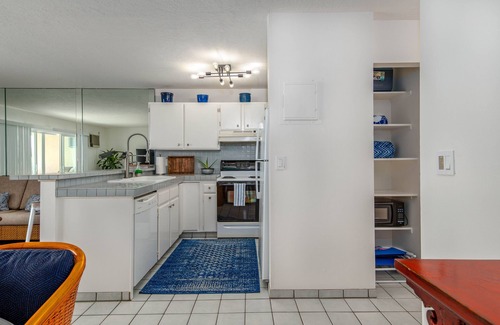 Kailua-Kona Condo | Tropical Paradise Awaits: Stunning Hawaii Condo with Ocean Views!n
