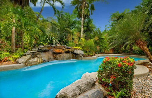 Kewarra Beach House | Tropical Paradise Luxury Home Kewarra Beach