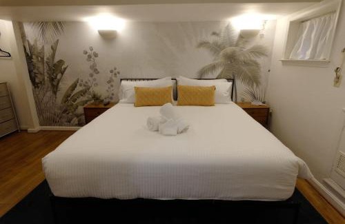 Mount Pleasant Apartment | Tropical Paradise by the Park
