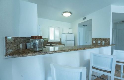 Alice Town Apartment | Tropical Paradise Retreat: Luxurious 2 Bed 2 Bath Condo in Bimini Bay Community