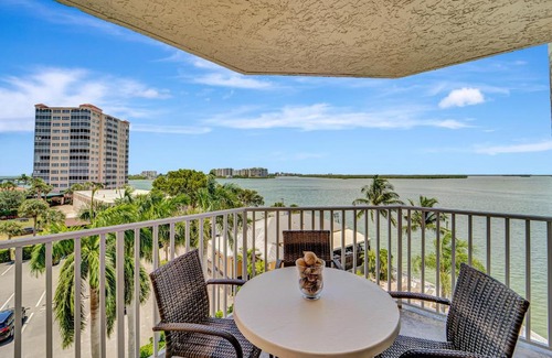 Fort Myers Beach Apartment | Tropical Paradise