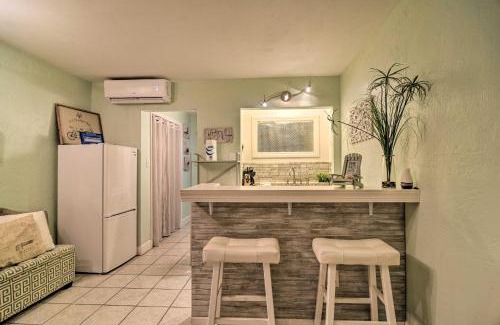 Pass-a-Grille Historic District Apartment | Tropical Pass-A-Grille Gem with Direct Beach Access!