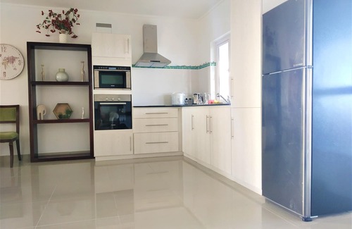 Pereybere Apartment | Tropical penthouse with 2 suites and sea views