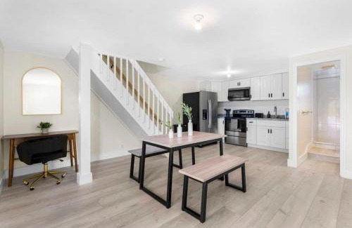 Croissant Park Apartment | Tropical Pool Loft with SMART TVS