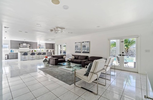 Miami Lakes House | Tropical Pool Paradise x 6-BD,4-BA Luxury Living