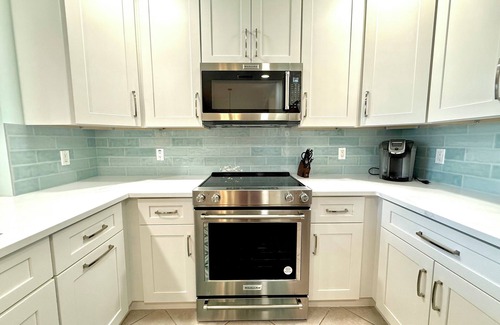 Bonita Shores Condo | Tropical Poolside Getaway!