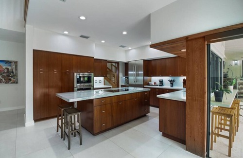 Palmetto Bay Apartment | Tropical Rainforest Pool Retreat in Miami
