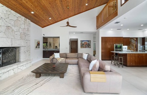 Palmetto Bay Apartment | Tropical Rainforest Pool Retreat in Miami