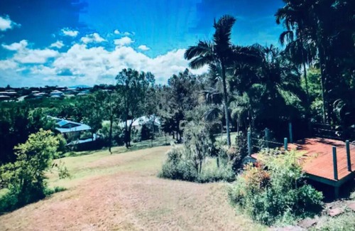 Dolphin Heads House | Tropical Retreat close to beach in an acreage