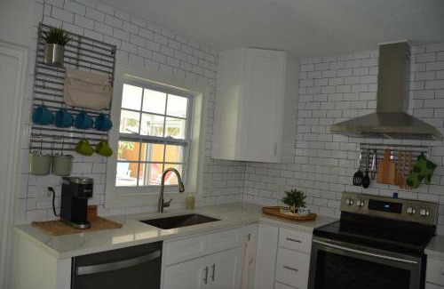 Merritt Island House | Tropical Retreat Near Beaches, Cruise Terminals