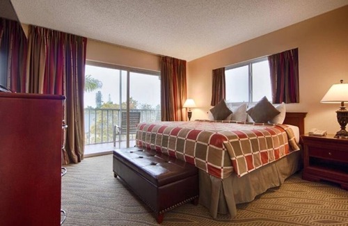 Moorings Hotel | Tropical Retreat Room w/Kitchen + Garden Views