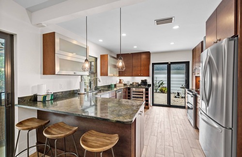 Indian Beach Sapphire Shores House | Tropical Retreat with free pool heat!