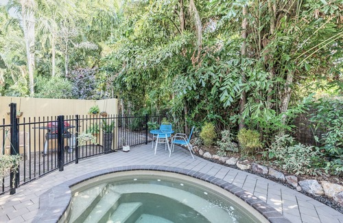 Nightcliff Villa | Tropical sanctuary surrounded by Balinese inspired gardens