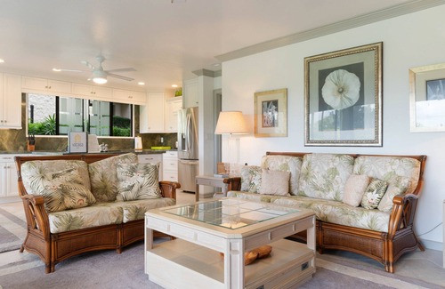 Keauhou Condo | Tropical Seaside Gem with Shared Pool, Hot Tub, & Easy Beach Access