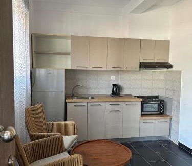 Flogita Apartment | Tropical Suites