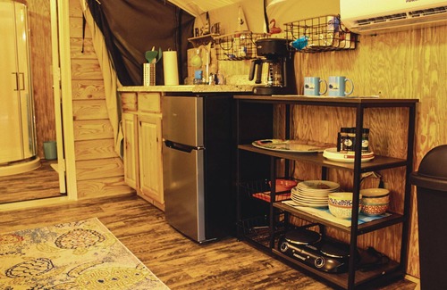 Hico Cabin | Tropical Sun Glamping Tent