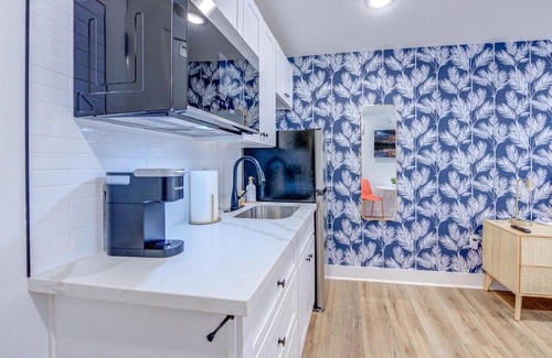 Galveston Apartment | Tropical Sunset Studio Apartment