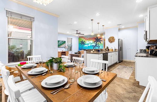 Villages of Crystal Beach House | *Tropical Tides* Walk 2 Beach | Slp 12 | Pool