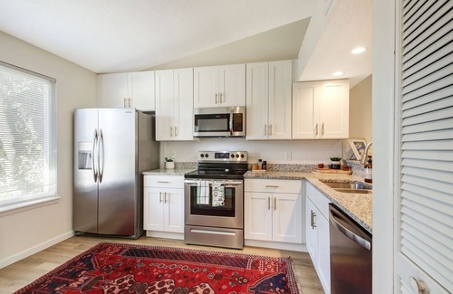 Atlantic Beach House | Tropical Townhome — 5 min from the beach!