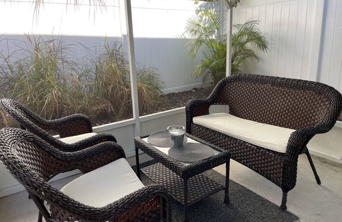 Cape Caneveral Beach Gardens House | Tropical Townhome 4 Blocks to Beach View Rocket Launch from Front Yard!