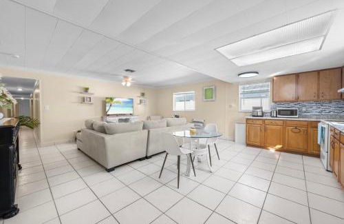 Fort Pierce Apartment | Tropical Tranquility In South Hutchinson Beach