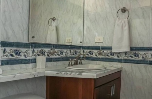 Cerritos House | Tropical Villa 4BD 5BA